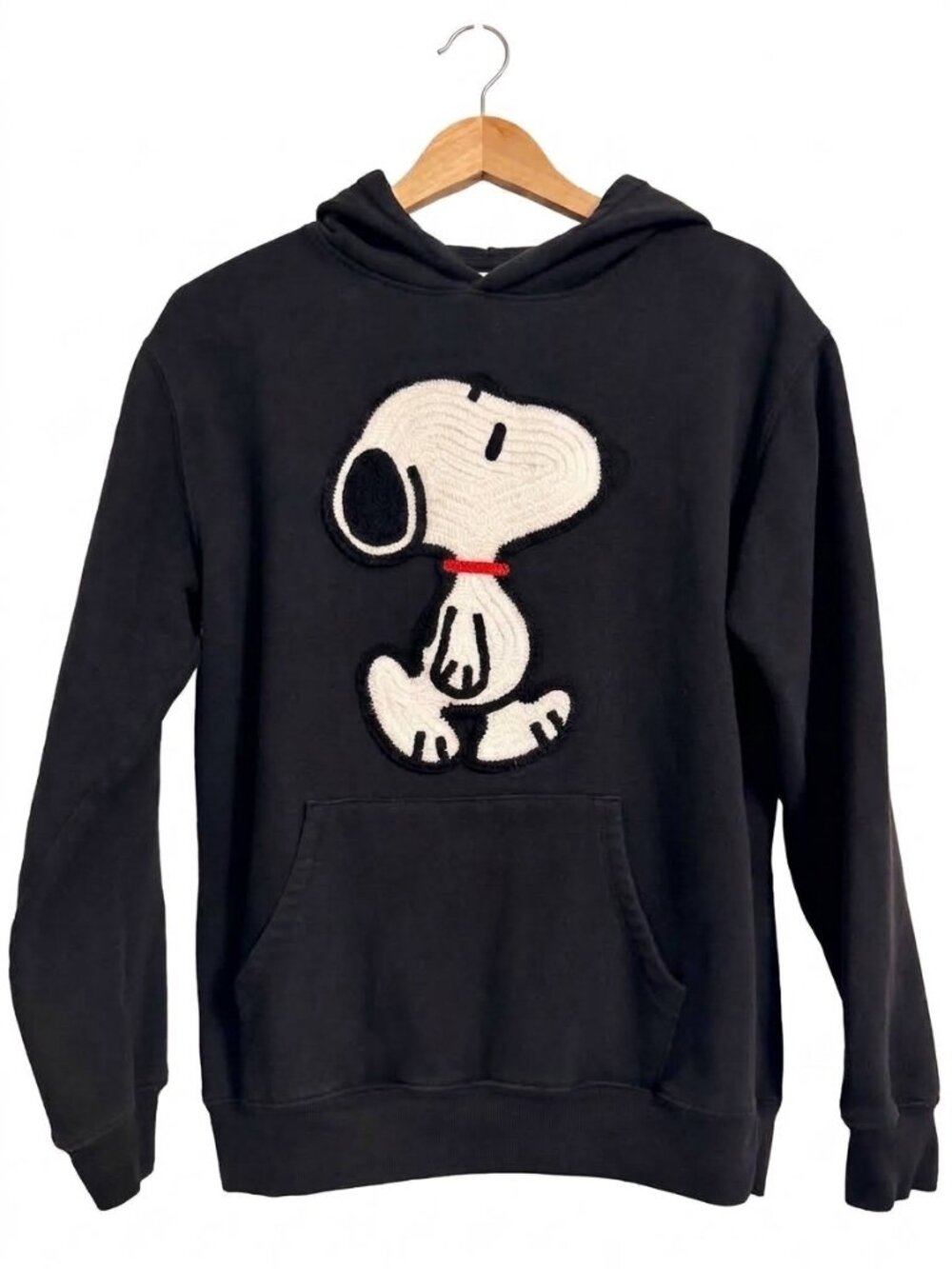 Peanuts Snoopy Black Hoodie Large Chenille Patch Pullover Sweatshirt Small